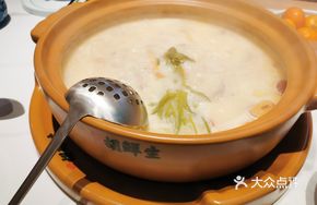 Bull's Fresh Ginseng Pig's Trotter Chicken Soup
