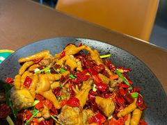 -曼听小寨海鲜烧烤·大连辣炒大王(盖州街店)