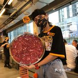 昨天第二次去吃怂火锅，门口有小姐姐唱歌，好有感觉