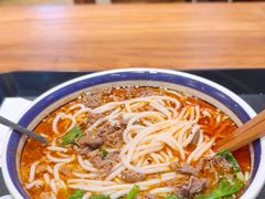 -云阿蛮云南生烫牛肉米线(奉贤路店)