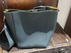 -小飞侠奢侈品回收 寄卖 养护(宝山宝龙广场店)