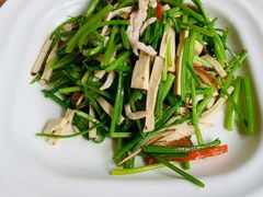 水芹炒肉丝-龙井壹号·茶缘山景宴(龙井村店)