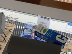 -翰佐蔡司小乐圆·依视路星趣控·暴龙眼镜折扣店