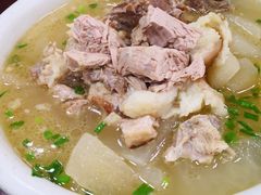 萝卜炖肘子-荣生萝卜汤饭店