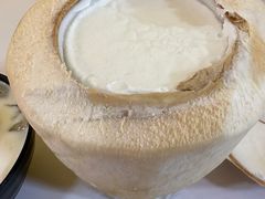 -志龙皇冠吃货椰子铺