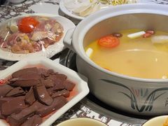 -谢云贵清香水煮鸡火锅(总店)