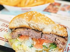 -The Habit Burger Grill 哈比特汉堡(复兴soho店)