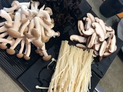 菌菇拼盘-贰重天冰煮羊自助火锅(东坝店)