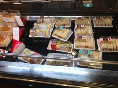 面包甜点陈列柜-85度C(上海秀沿路店)