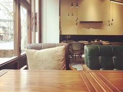 靠窗位-VESH COFFEE(定西路店)