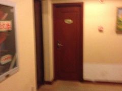 -肯定连锁酒店(莫愁湖公园云锦路地铁站店)