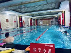-飞鲨游泳培训学校