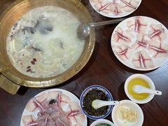 -颜氏双江清水鱼一养身火锅(磁器口店)