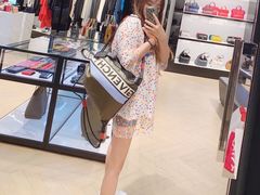 -GIVENCHY(佛罗伦萨小镇奥莱店)