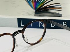 -YI OPTICAL 奕镜·蔡司战略合作店(长宁来福士店)