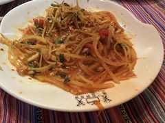 -香巴拉云南餐厅(华莱坞店)