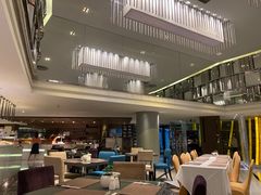 -上海滴水湖皇冠假日酒店