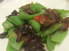 芥菜炒腊肉-红豆杉庄会议中心
