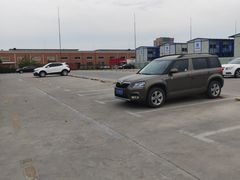 -同乐生活广场-地面停车场