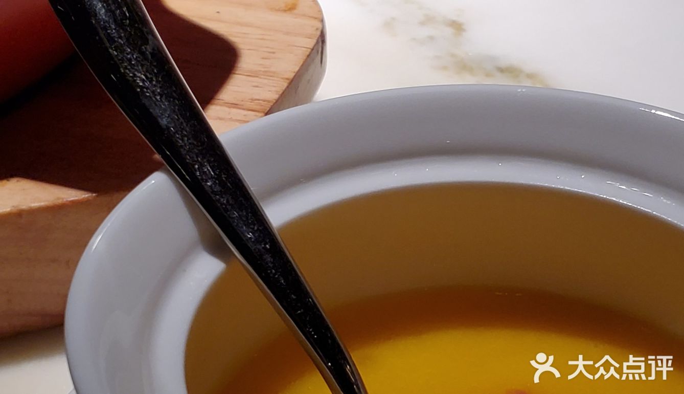 这家店吃起来也没看起来那么贵嘛~好吃！大力推荐！