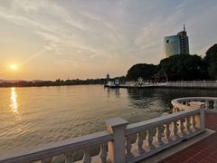 -君来湖滨饭店·玫瑰园