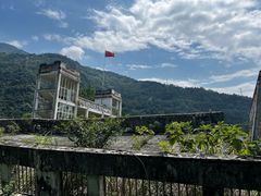 -四川汶川特大地震漩口中学遗址