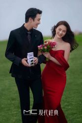 -现代经典婚纱摄影