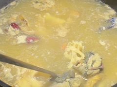 乌鸡菌汤锅-芸鲜季·云南野生菌餐厅· 云南风物味研社(闵行店)