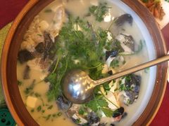旭龙酒家-旭龙鱼头王(航华店)