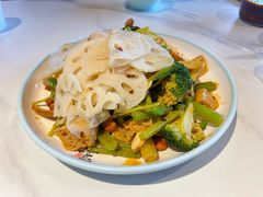 -亚伟瓦罐面美食城(淇县总店)