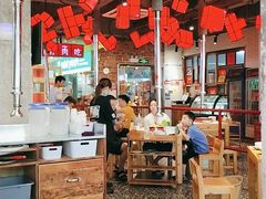 大堂-么肆烤肉·中式自助·烤肉大排档(街道口季佳PAI店)