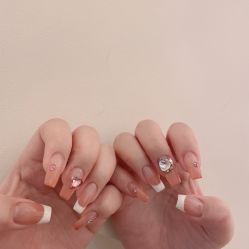 点击看大图 -Fanni美甲美睫皮肤管理