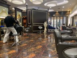 点击看大图 -八佰伴8008星级形象店