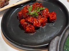 红酒泡沫牛仔粒-荟廷·晶萃(陆家嘴尚悦湾店)