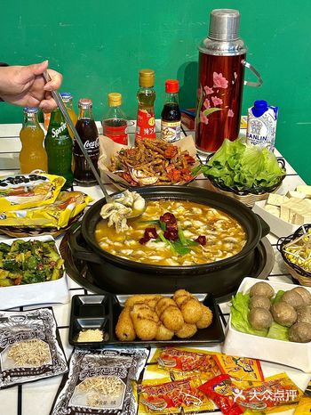 不懂酸菜鱼火锅的有难了。。。