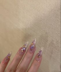 -赢韵美甲美睫瑞士净斑中心