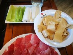 -小牛叔鲜切牛肉·火锅·烤肉自助(公济桥路店)