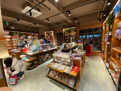 -新华书店(永安路店)