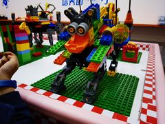 -艾克瑞特机器人教育(金狮校区)