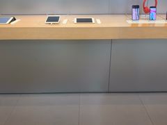 -Apple零售店(华贸购物中心店)