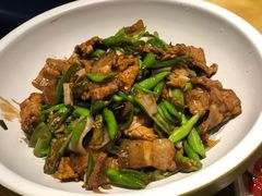 老长沙辣椒炒肉-茅炒屋龙虾·烧烤·湘菜(新河路店)