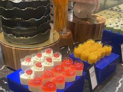 -广州万富希尔顿酒店·感趣自助餐厅·金秋蟹宴生蚝海鲜刺身