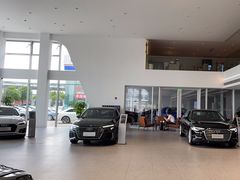 -上海冠松华奥奥迪4S店(张江店)