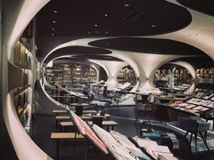 -钟书阁(珍园店)