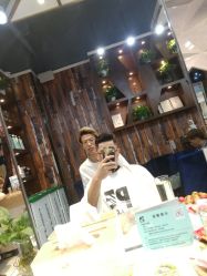-PE SALON
