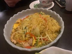 -大头虾越式风味餐厅(光明广场店)