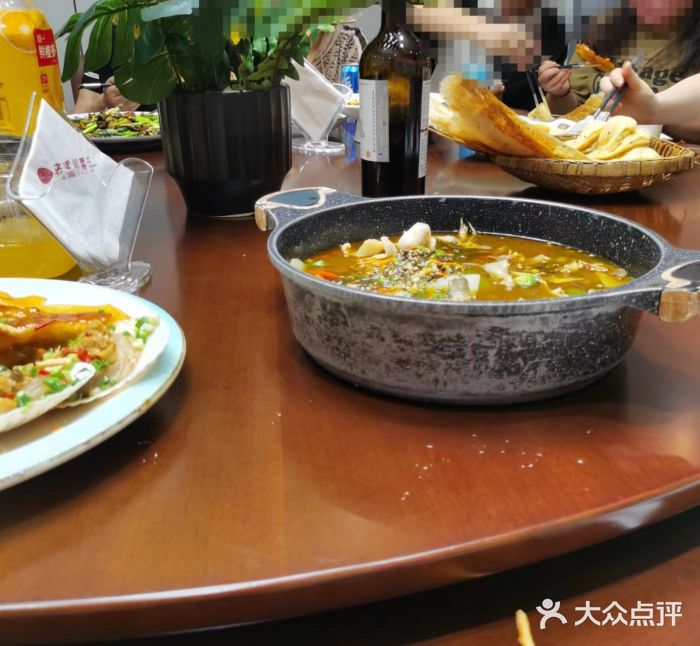 众记老派川菜(红牌楼店)青花椒乌鱼片图片