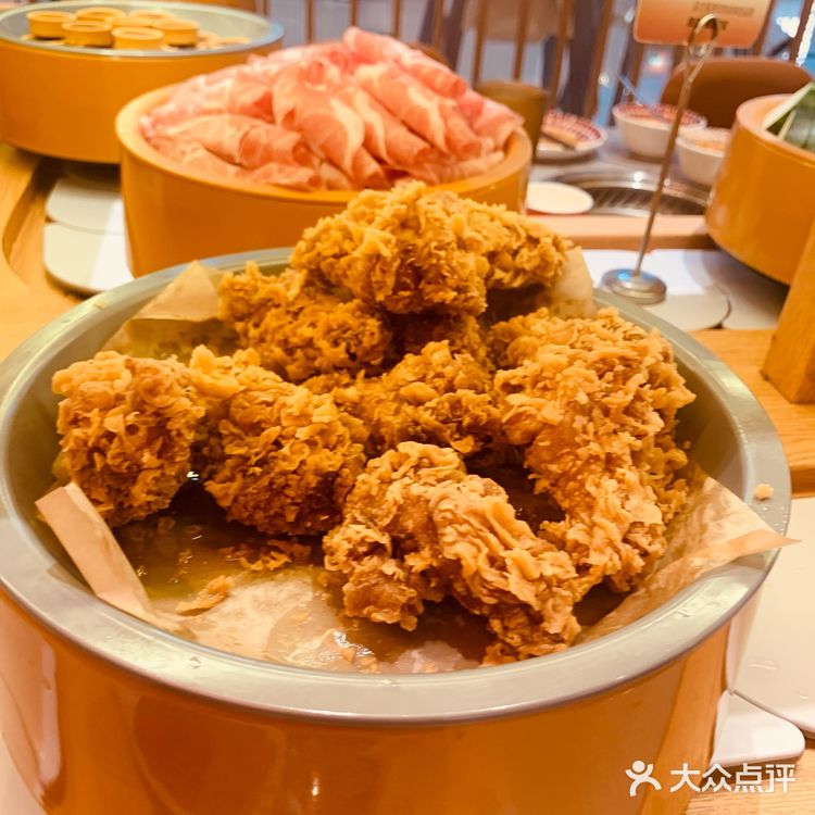 人山人海的自助小火锅