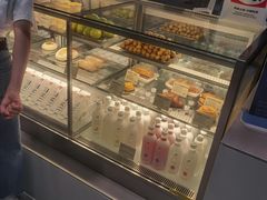 面包甜点陈列柜-喜茶(上海北外滩来福士店)