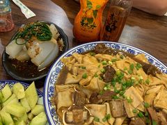 -壹阁胡羊焖饼(特色小吃街店)